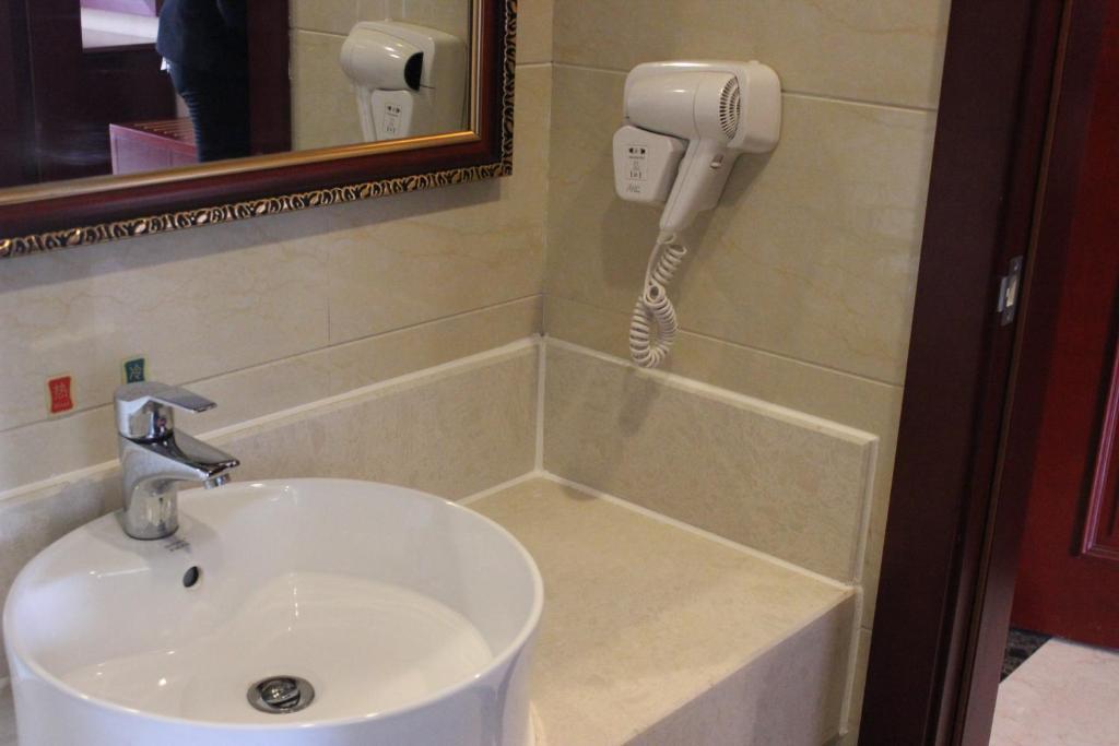 Hotel Vienna Hongqiao Airport Caobao Road